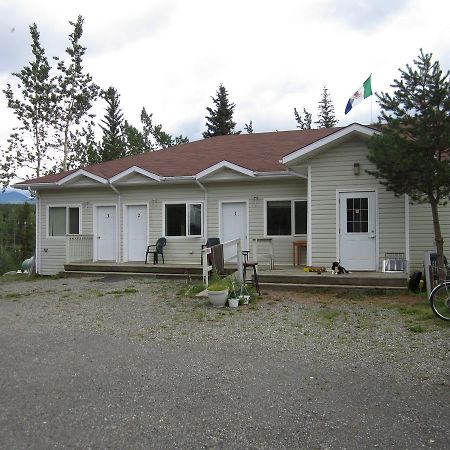 Johnson'S Crossing Lodge Johnsons Crossing Kültér fotó